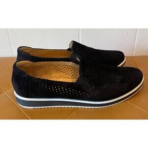 Naturalizer Womens Bonnie Suede Loafer in Black Size‎ 8.5